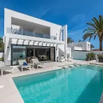 Vacation I Marbesa White Pearl, Two Private Pools, 3min Walk To The Beach, Fastest Wifi, Built In 2024 Villa
