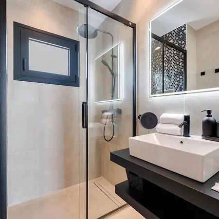 Vacation I Marbesa White Pearl, Two Private Pools, 3min Walk To The Beach, Fastest Wifi, Built In 2024 Marbella