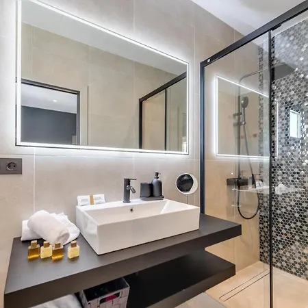 Vacation I Marbesa White Pearl, Two Private Pools, 3min Walk To The Beach, Fastest Wifi, Built In 2024 * Marbella