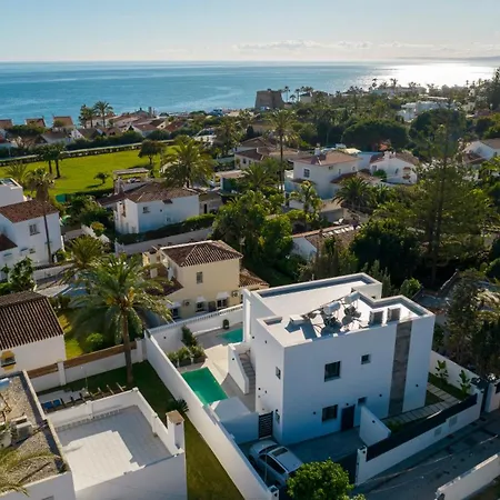 Vacation I Marbesa White Pearl, Two Private Pools, 3min Walk To The Beach, Fastest Wifi, Built In 2024 וילה
