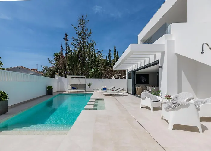 Vacation I Marbesa White Pearl, Two Private Pools, 3min Walk To The Beach, Fastest Wifi, Built In 2024 Marbella