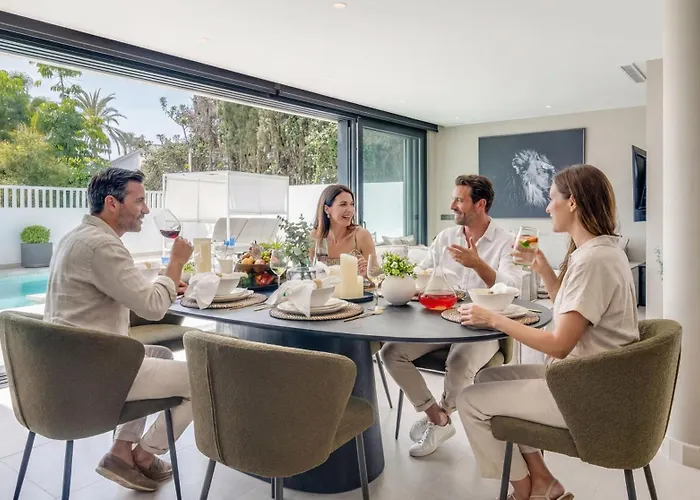 Vacation I Marbesa White Pearl, Two Private Pools, 3min Walk To The Beach, Fastest Wifi, Built In 2024 Villa