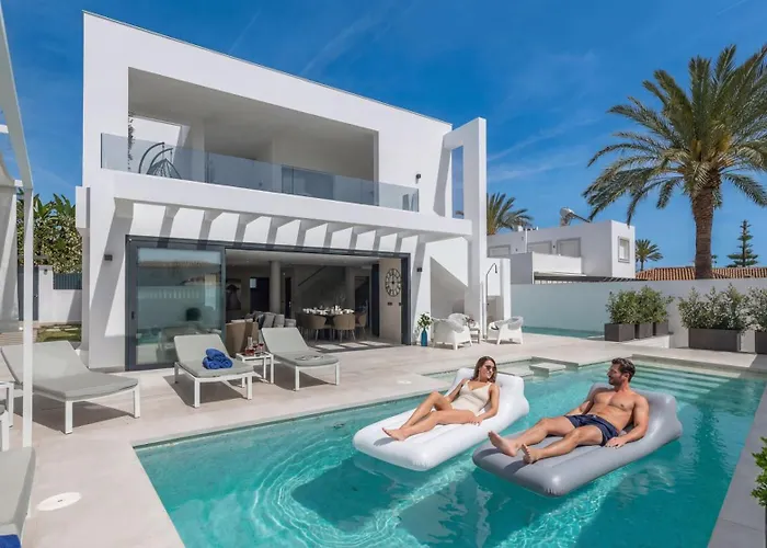 Vacation I Marbesa White Pearl, Two Private Pools, 3min Walk To The Beach, Fastest Wifi, Built In 2024 *