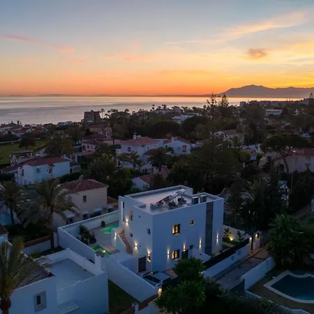 Vacation I Marbesa White Pearl, Two Private Pools, 3min Walk To The Beach, Fastest Wifi, Built In 2024 Vila Marbella