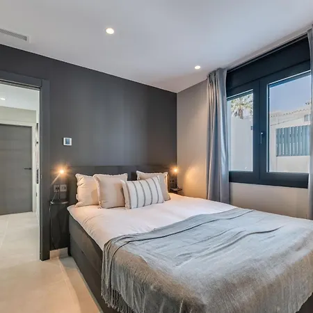 Vacation I Marbesa White Pearl, Two Private Pools, 3min Walk To The Beach, Fastest Wifi, Built In 2024 *